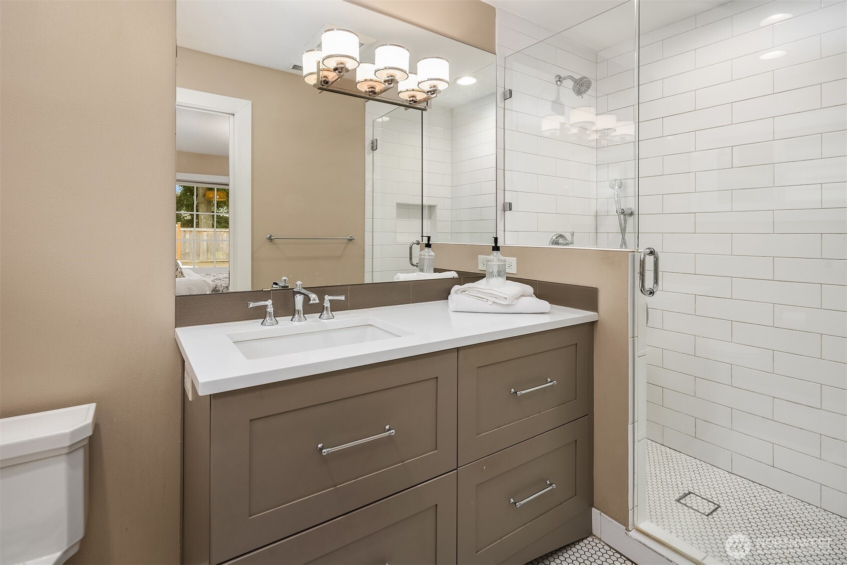 2613 126th Avenue NE, Bellevue, WA 98005