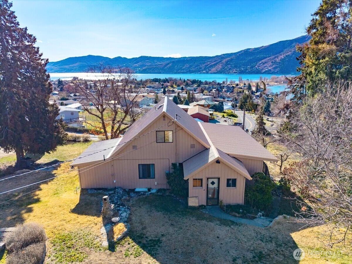475 Totem Pole Road , Manson, WA 98831