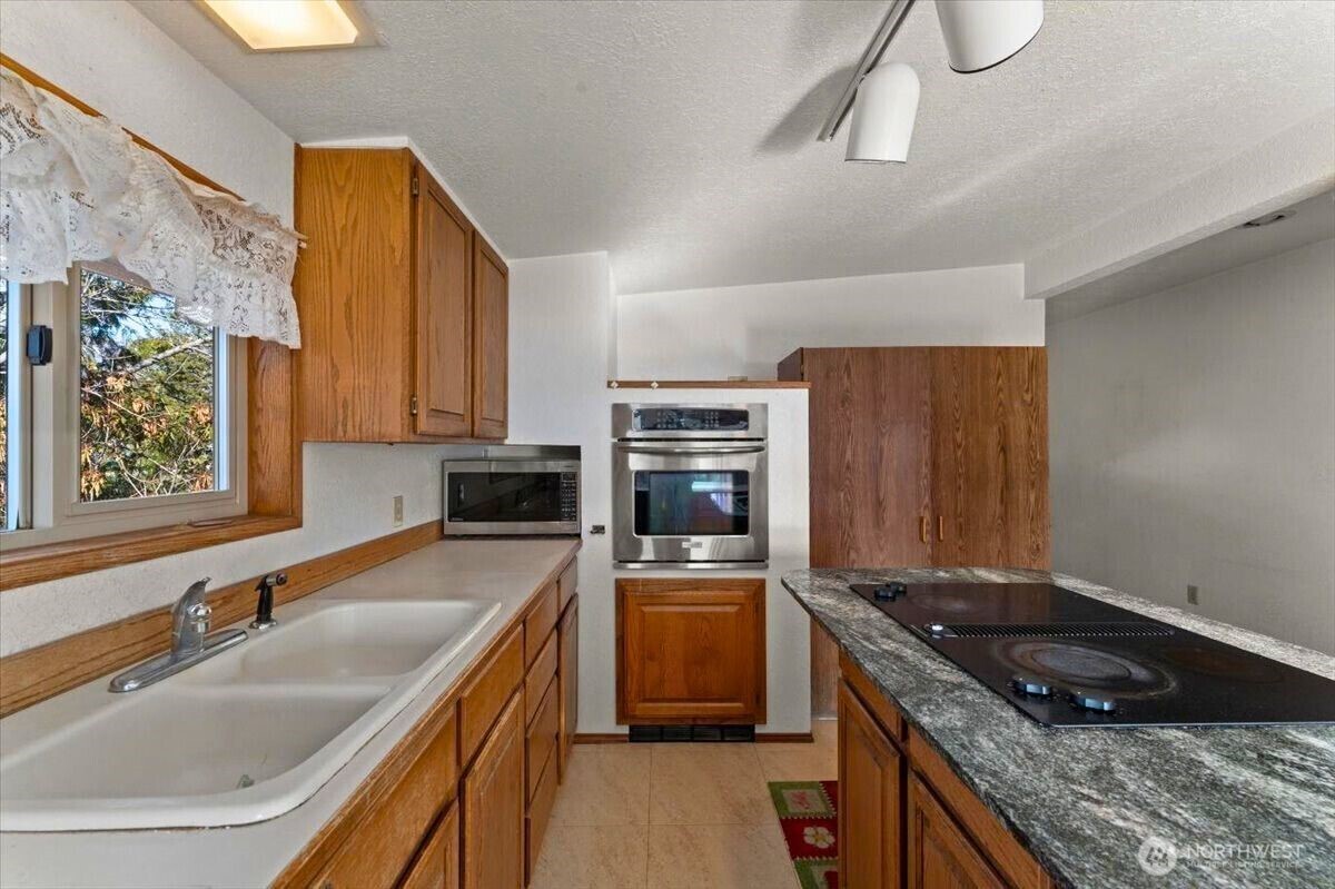 475 Totem Pole Road , Manson, WA 98831