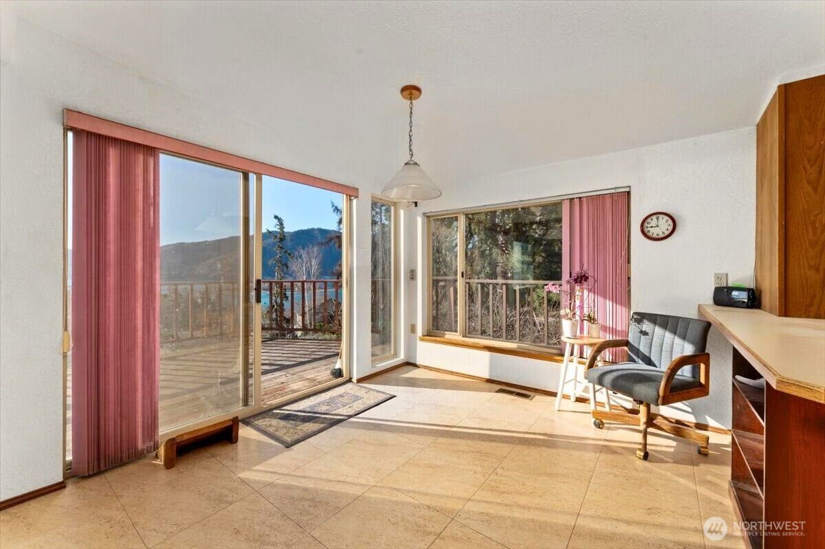 475 Totem Pole Road , Manson, WA 98831