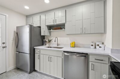 9747 Evanston Ave N, Seattle, WA 98103 - Photo 13
