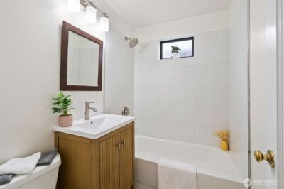 9747 Evanston Ave N, Seattle, WA 98103 - Photo 24