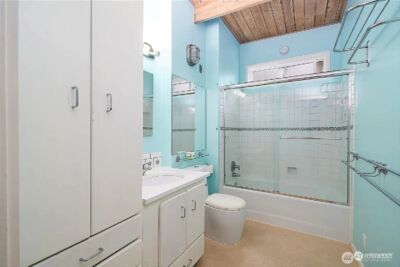 311 NE 95th St , Seattle, WA 98115 - Photo 12