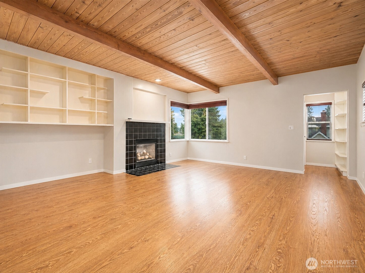 311 NE 95th St , Seattle, WA 98115