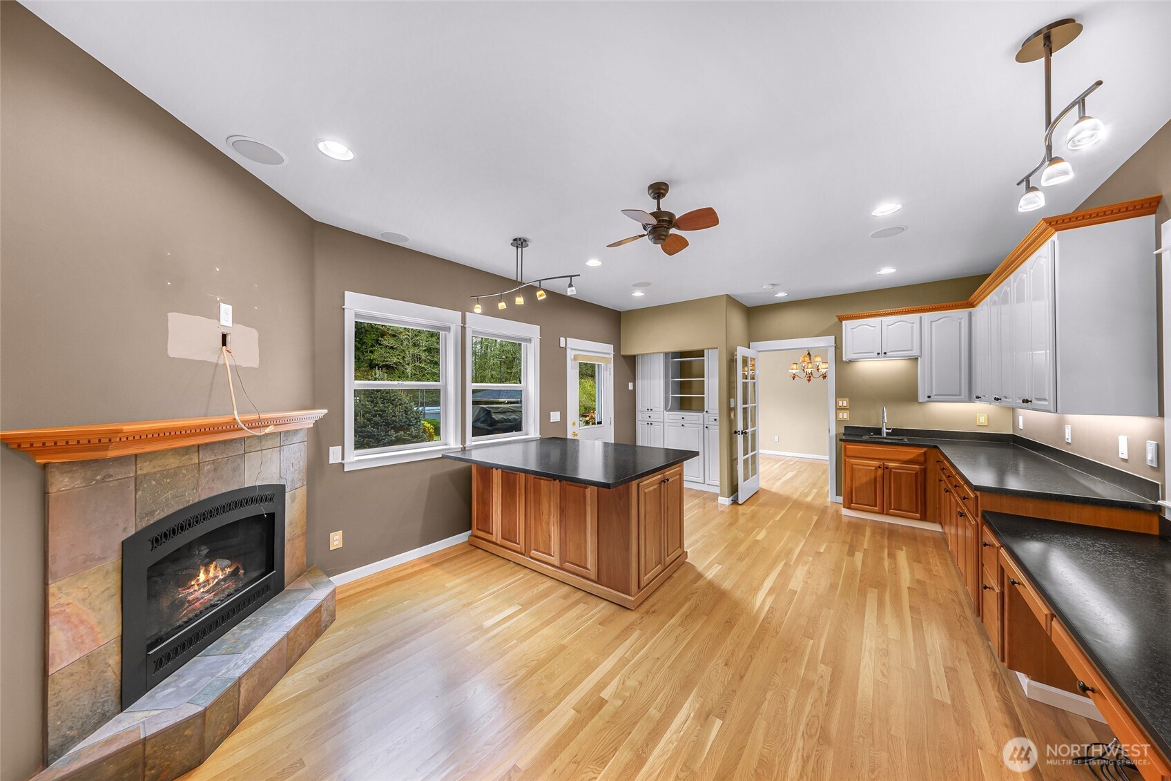 4879 Robinwood Lane , Bow, WA 98232-8590