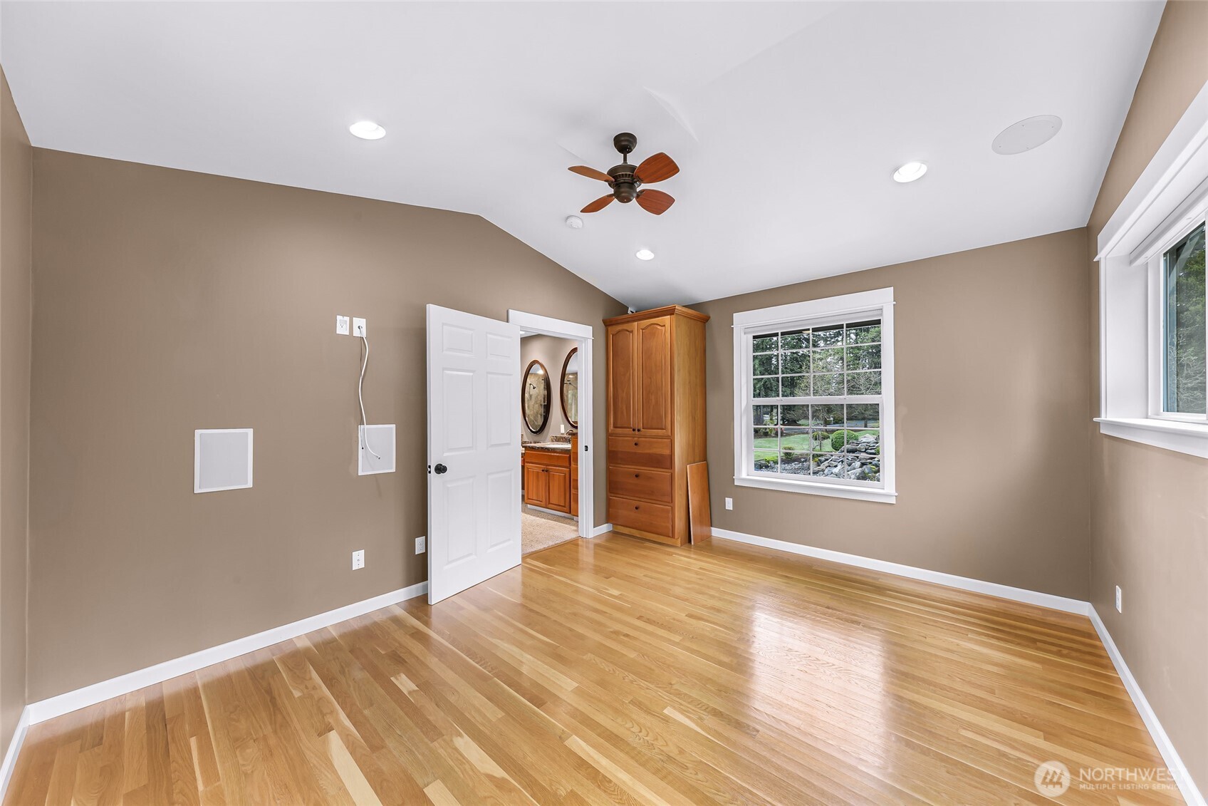 4879 Robinwood Lane , Bow, WA 98232-8590