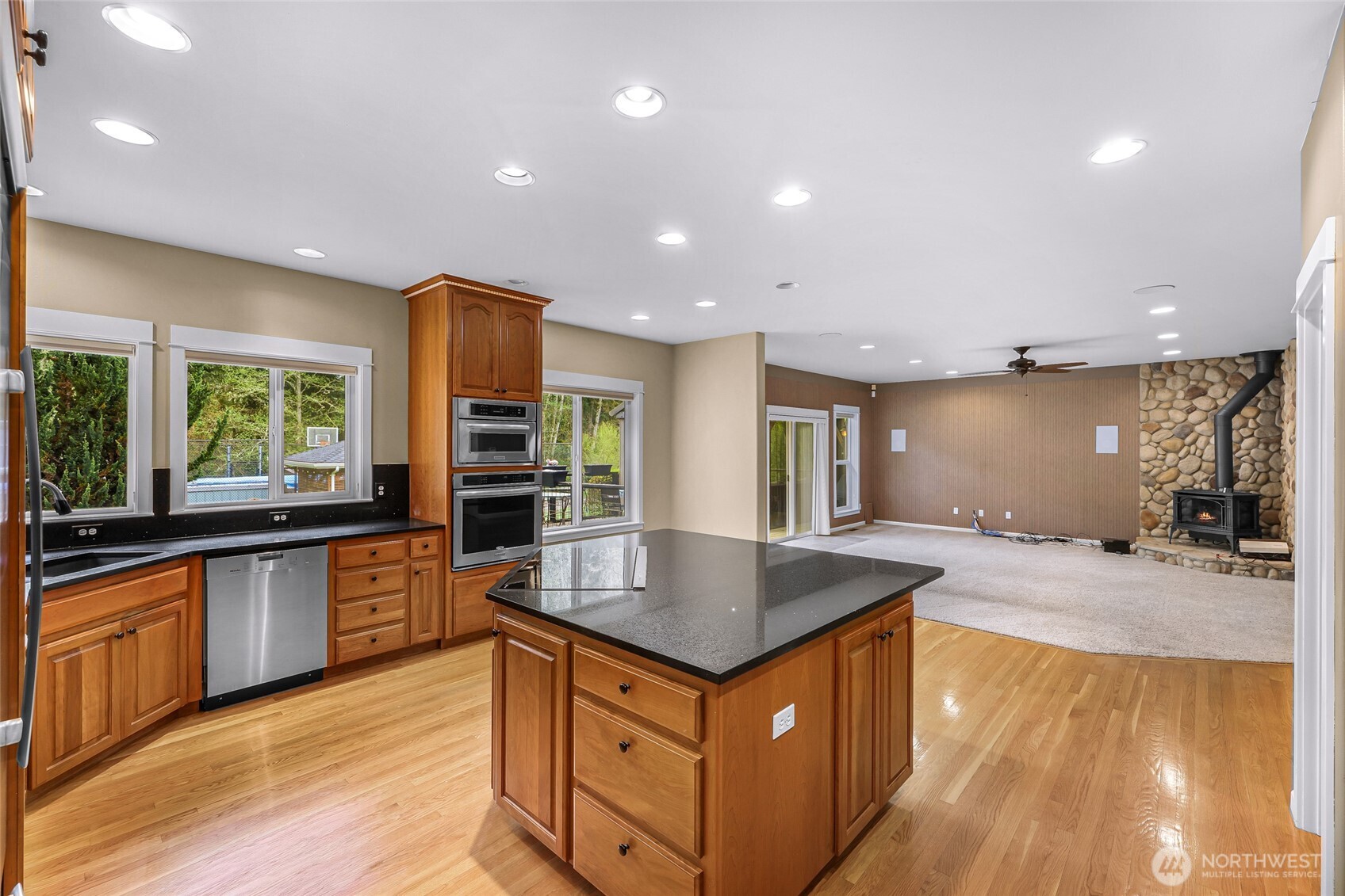 4879 Robinwood Lane , Bow, WA 98232-8590