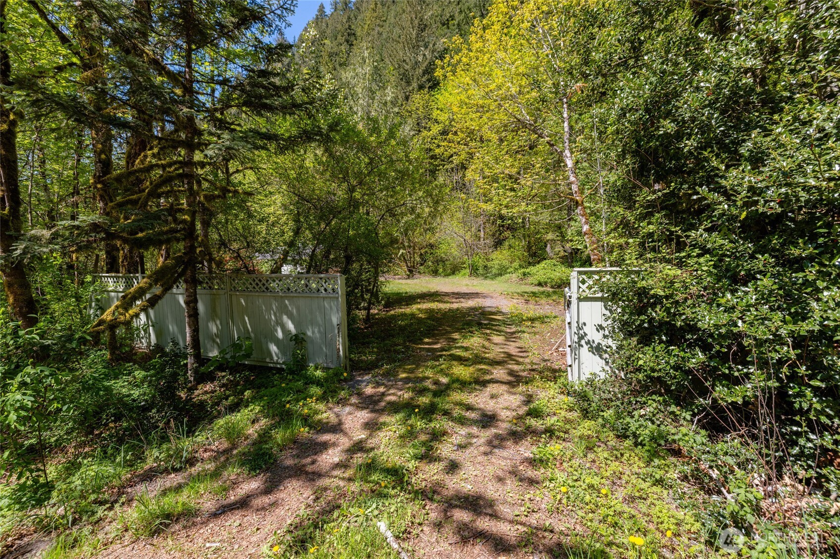 57255 State Route 20 , Rockport, WA 98283