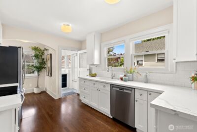 6531 27th Avenue NW, Seattle, WA 98117 - Photo 9