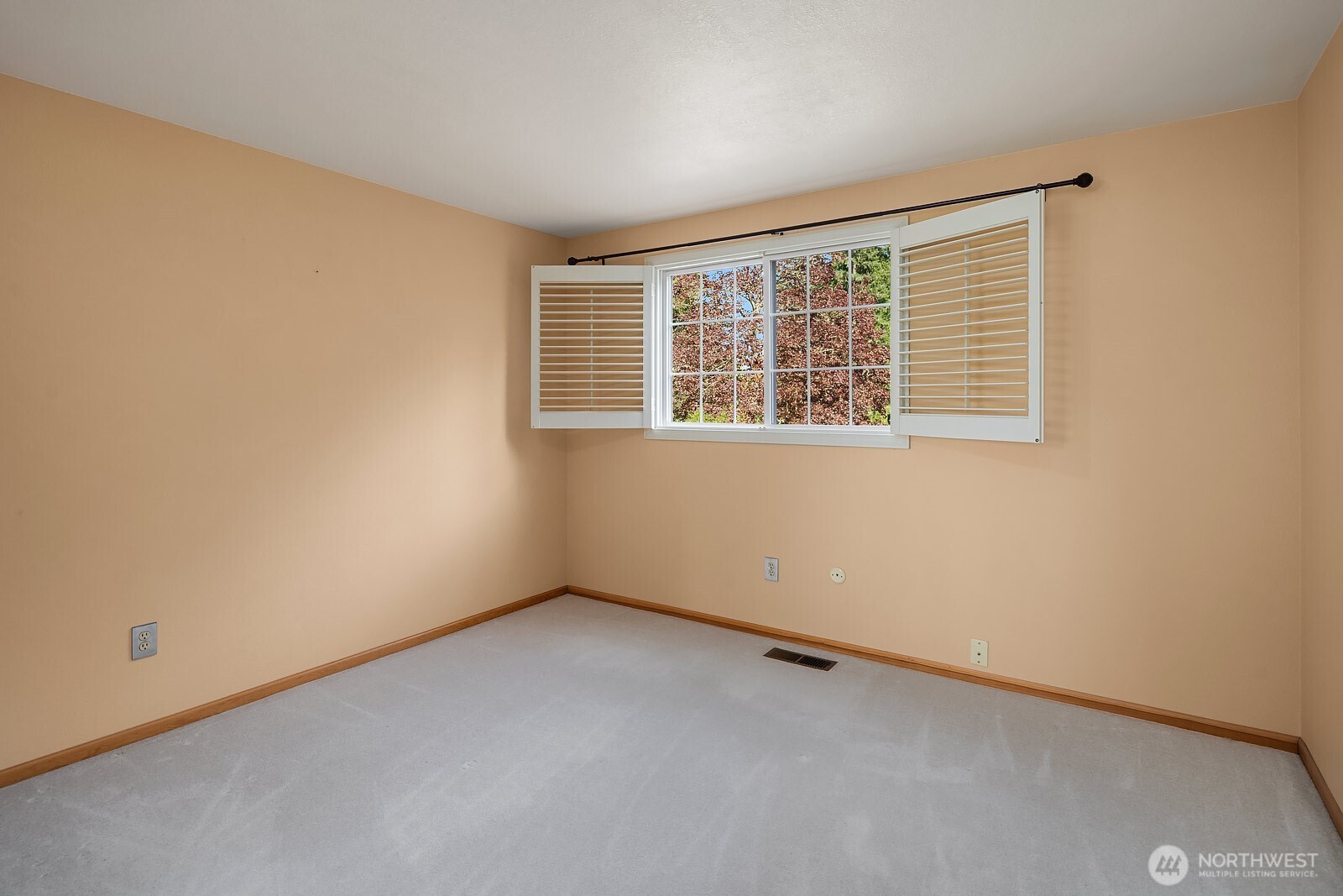 15718 NE 198th Street , Woodinville, WA 98072