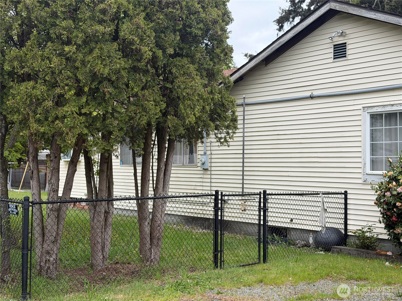 821 108th Street S, Tacoma, WA 98444-5605