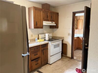 821 108th Street S, Tacoma, WA 98444-5605 - Photo 11