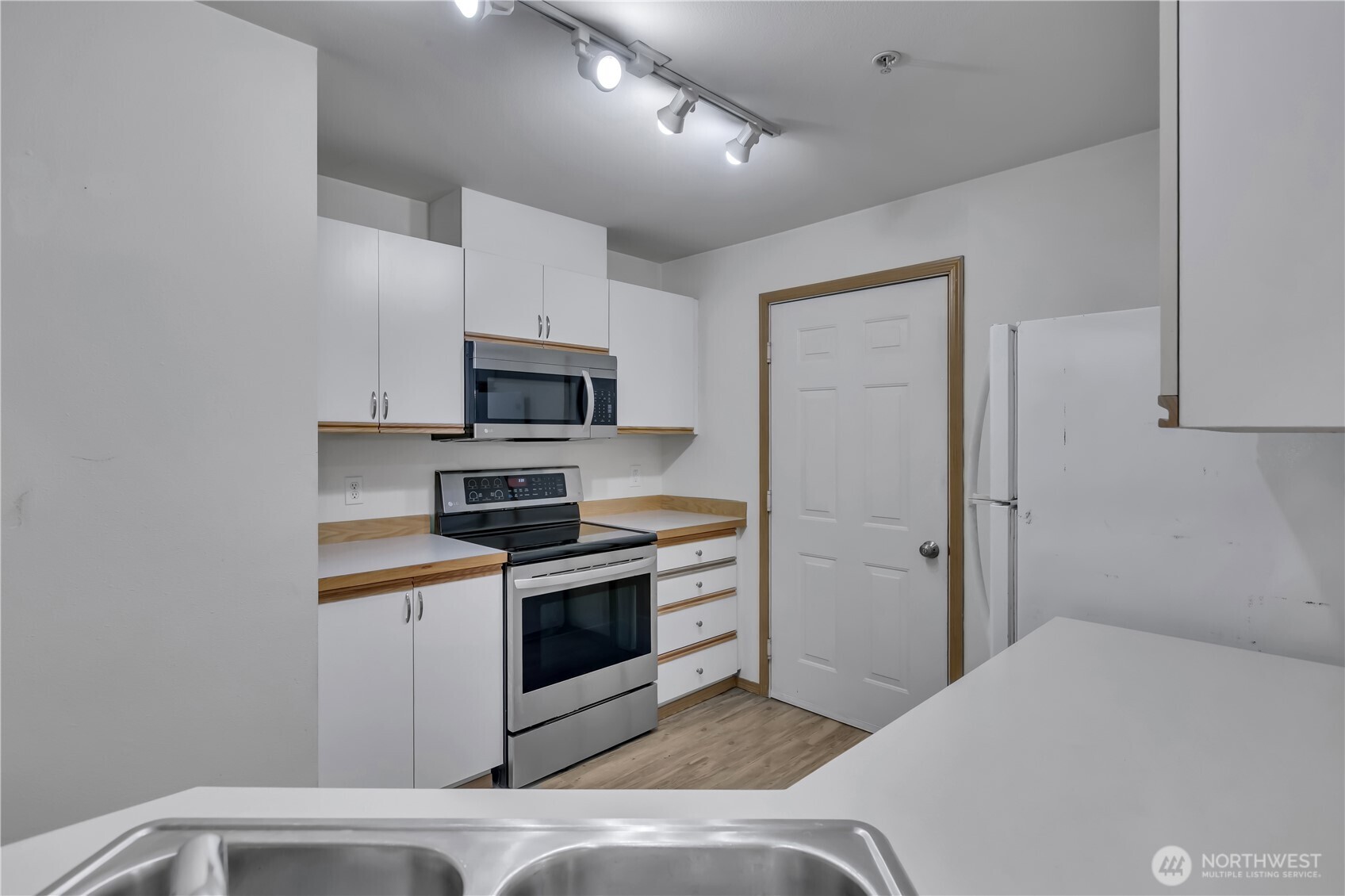 21917 42nd Avenue S #101, Kent, WA 98032