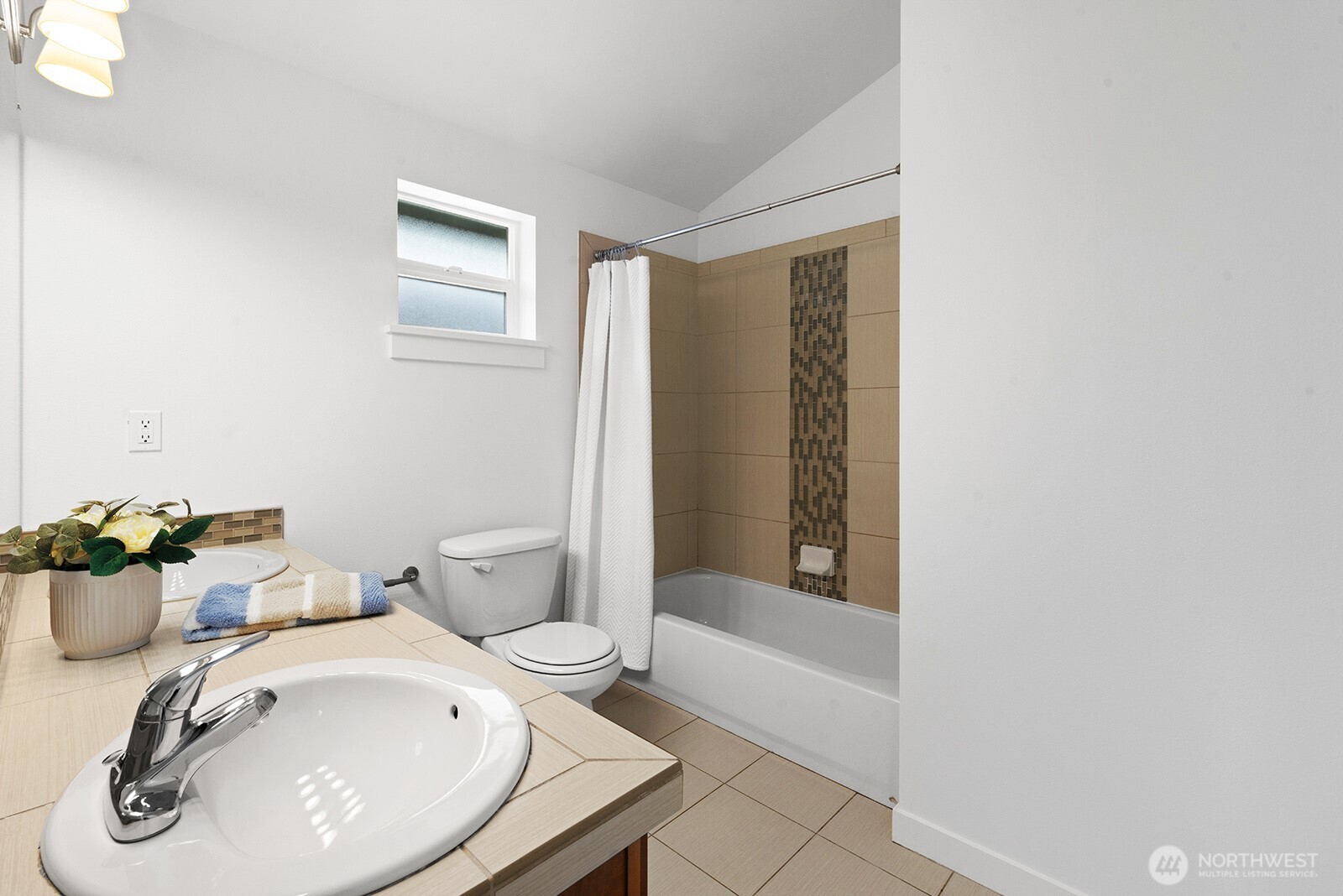 931 A N 97th Street , Seattle, WA 98103