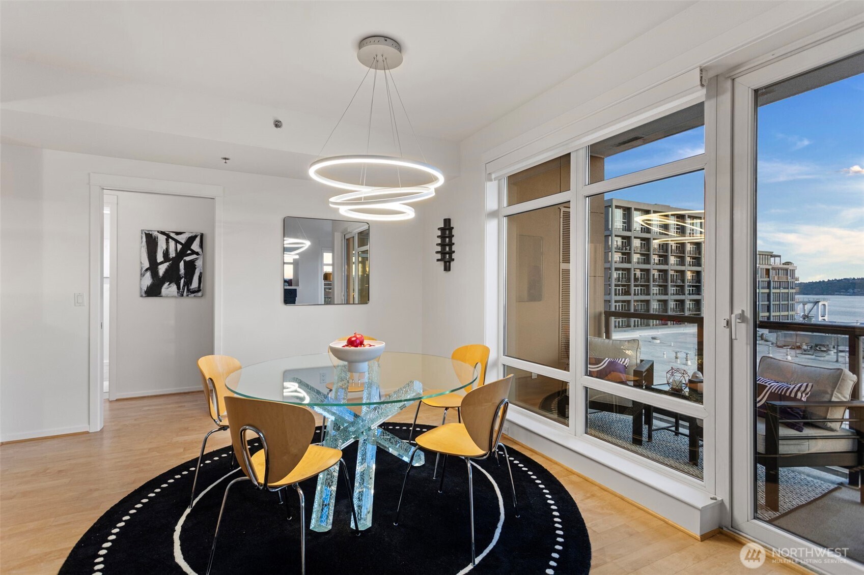 2801 1st Avenue #401, Seattle, WA 98121