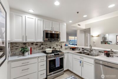2801 1st Avenue #401, Seattle, WA 98121 - Photo 17