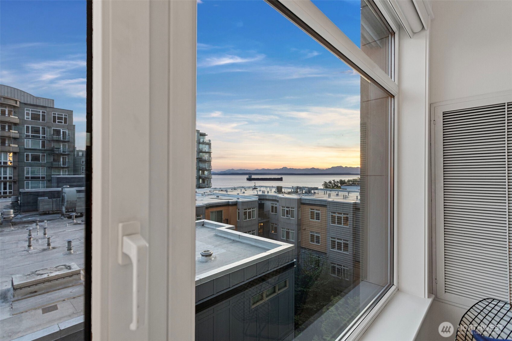 2801 1st Avenue #401, Seattle, WA 98121