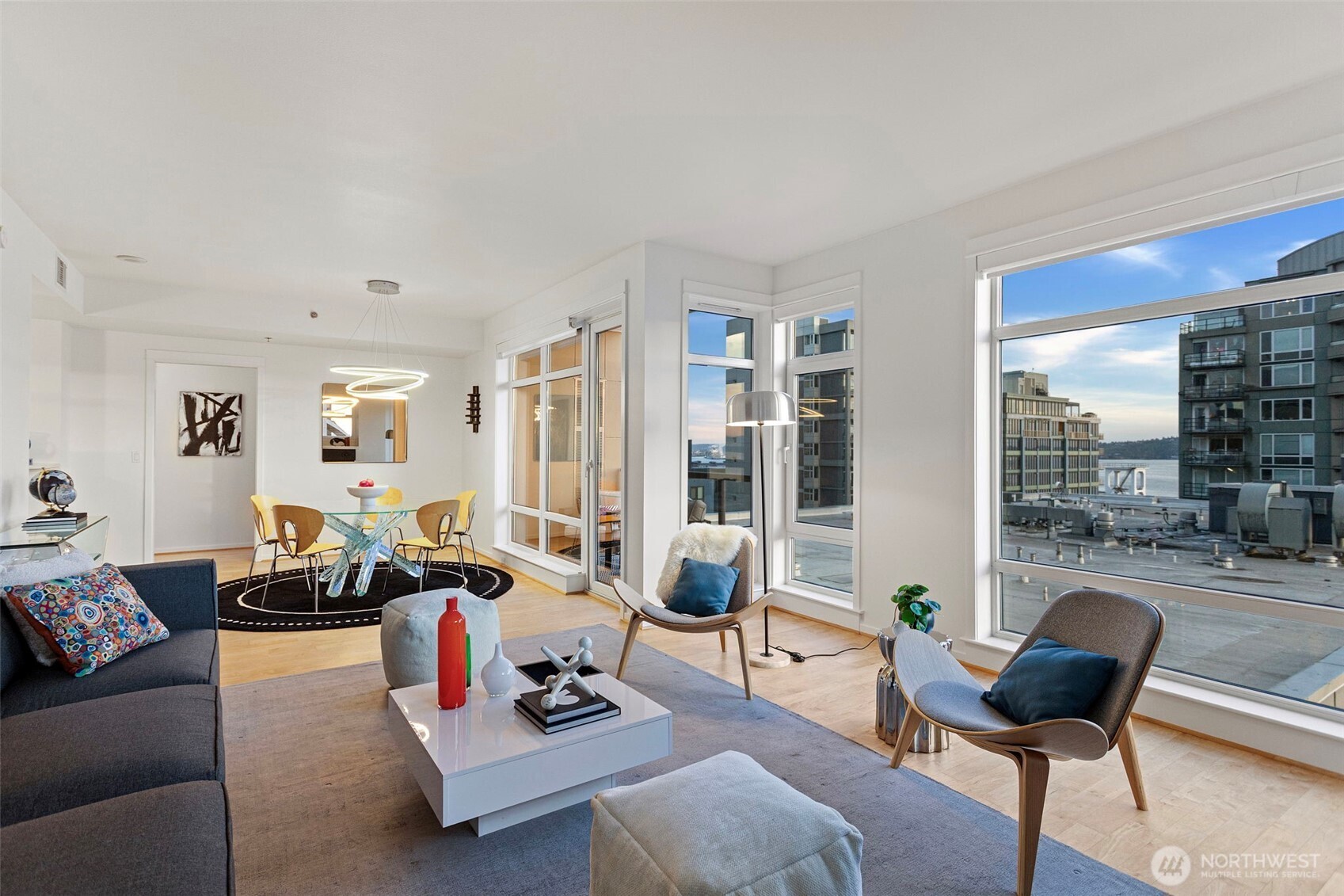 2801 1st Avenue #401, Seattle, WA 98121