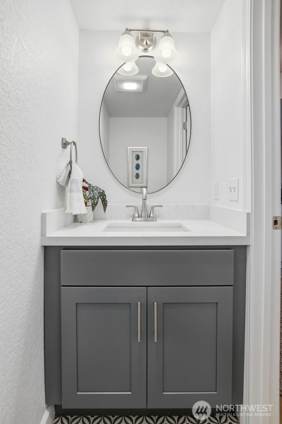170 Newport Way NW #D35, Issaquah, WA 98027