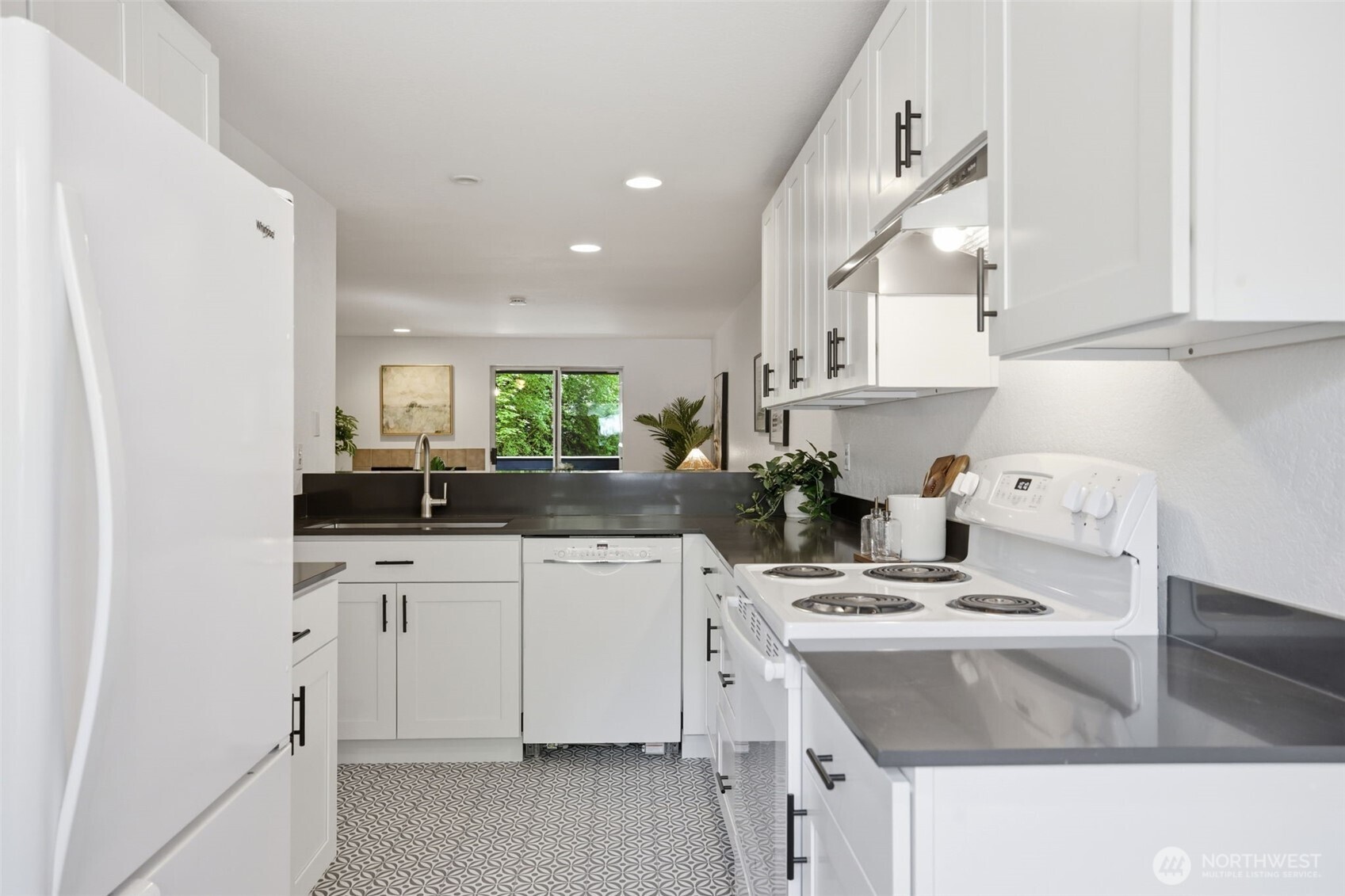 170 Newport Way NW #D35, Issaquah, WA 98027