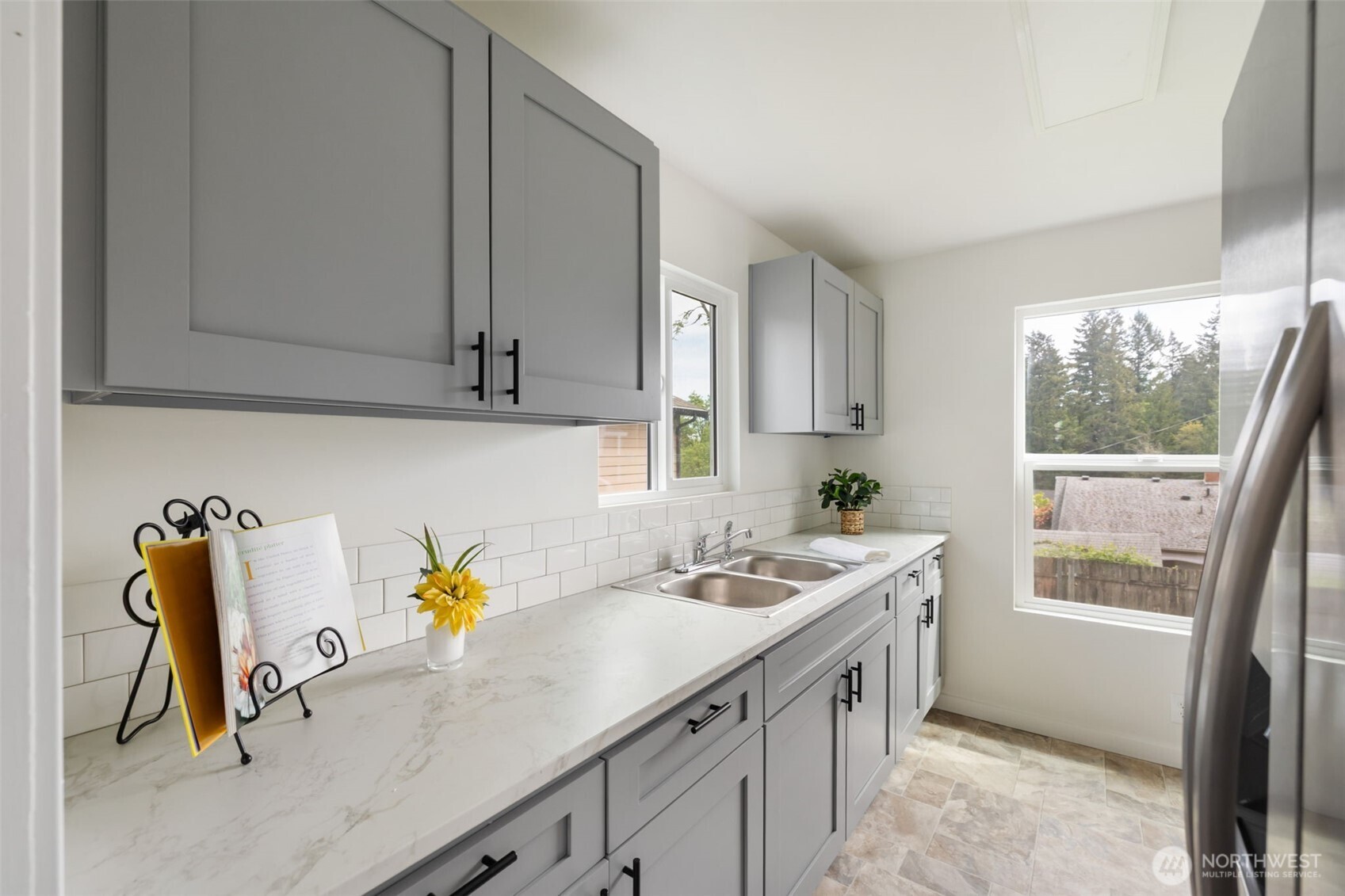 330 Dora Avenue , Bremerton, WA 98312
