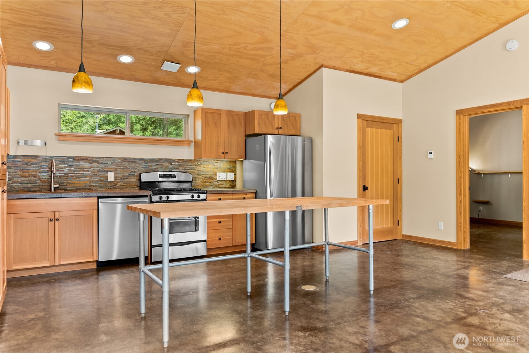 16 Littell Road , Mazama, WA 98833