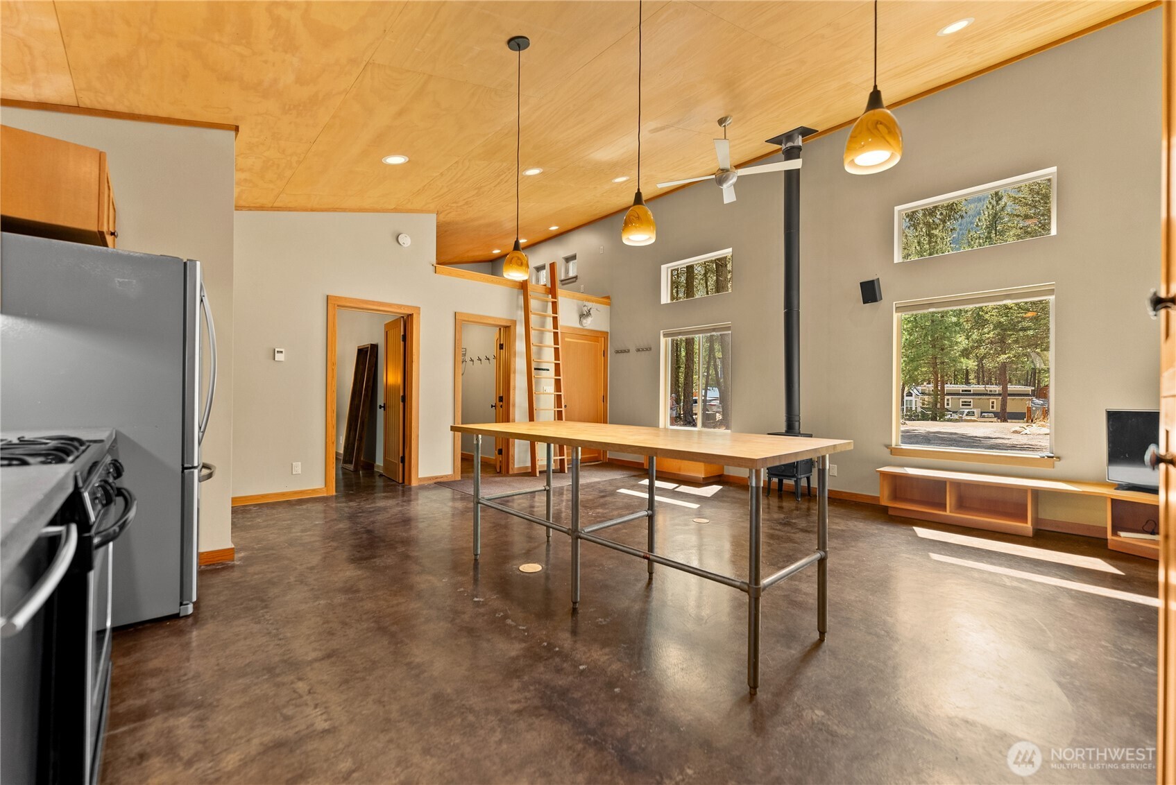 16 Littell Road , Mazama, WA 98833