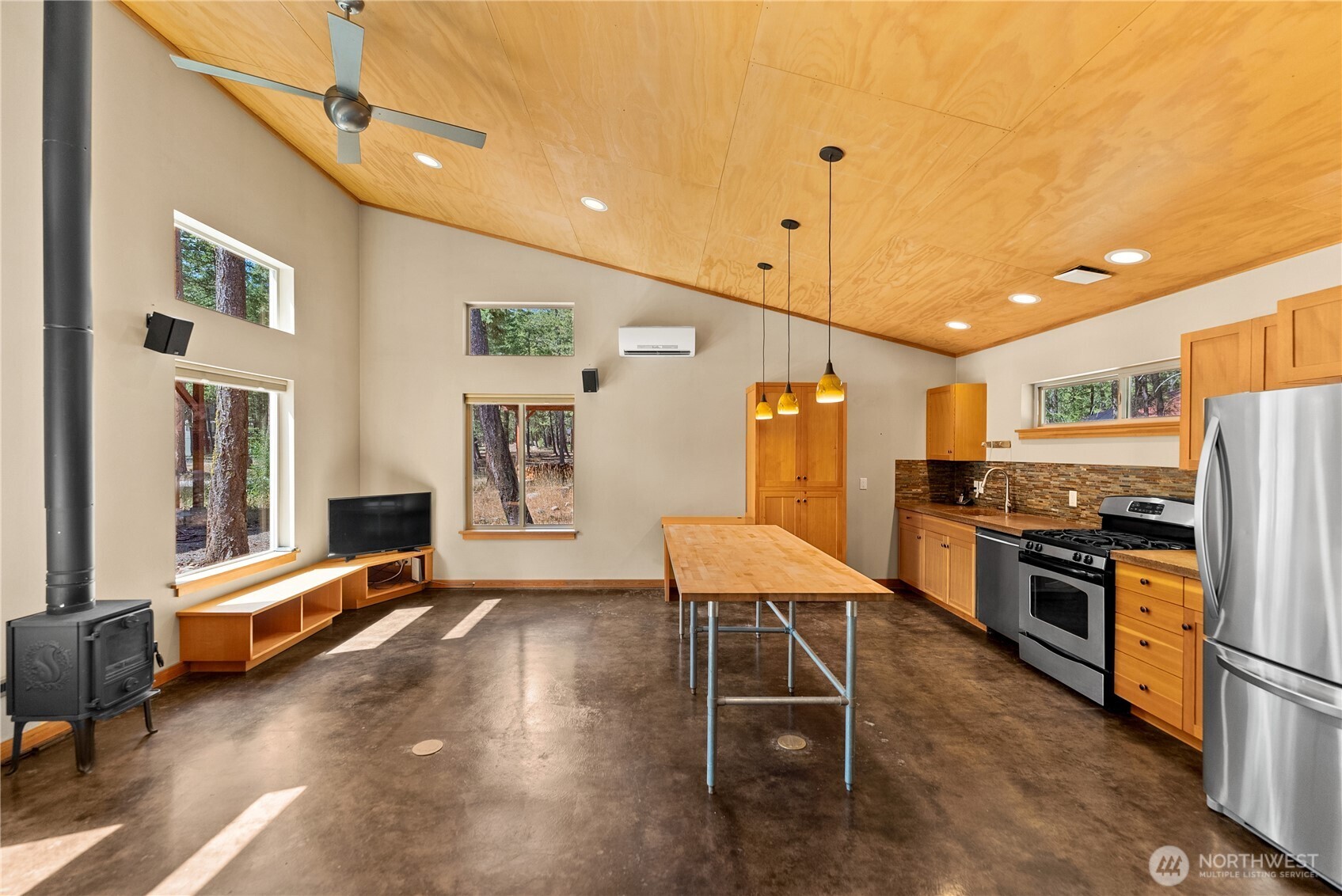 16 Littell Road , Mazama, WA 98833
