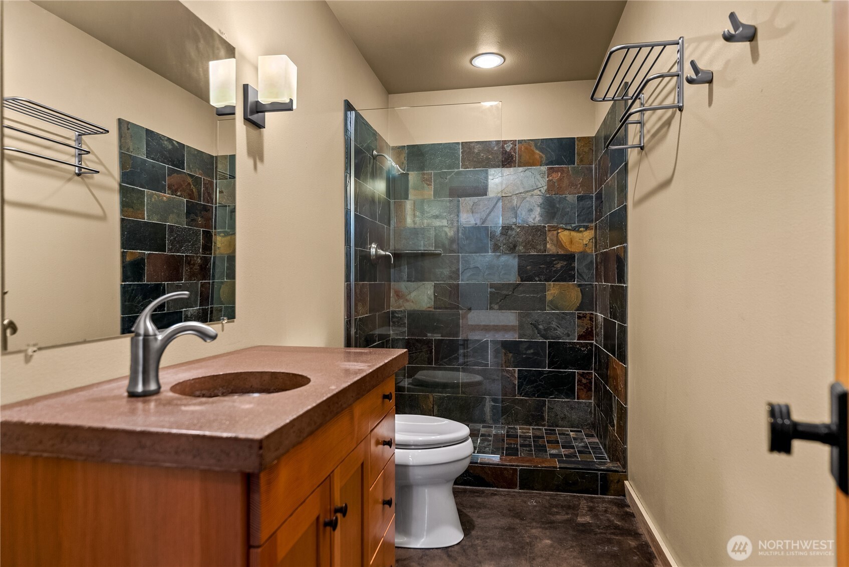16 Littell Road , Mazama, WA 98833