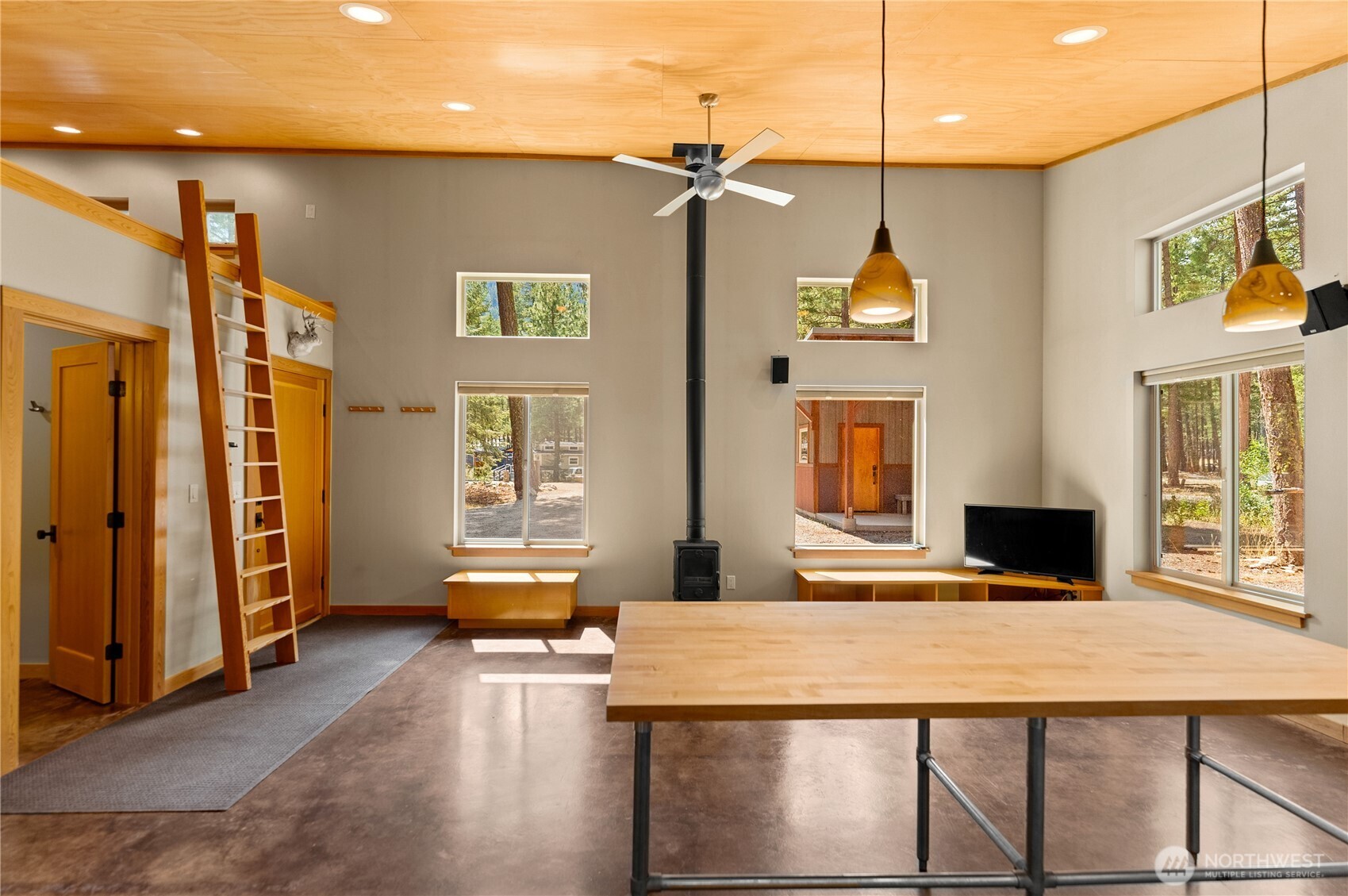 16 Littell Road , Mazama, WA 98833