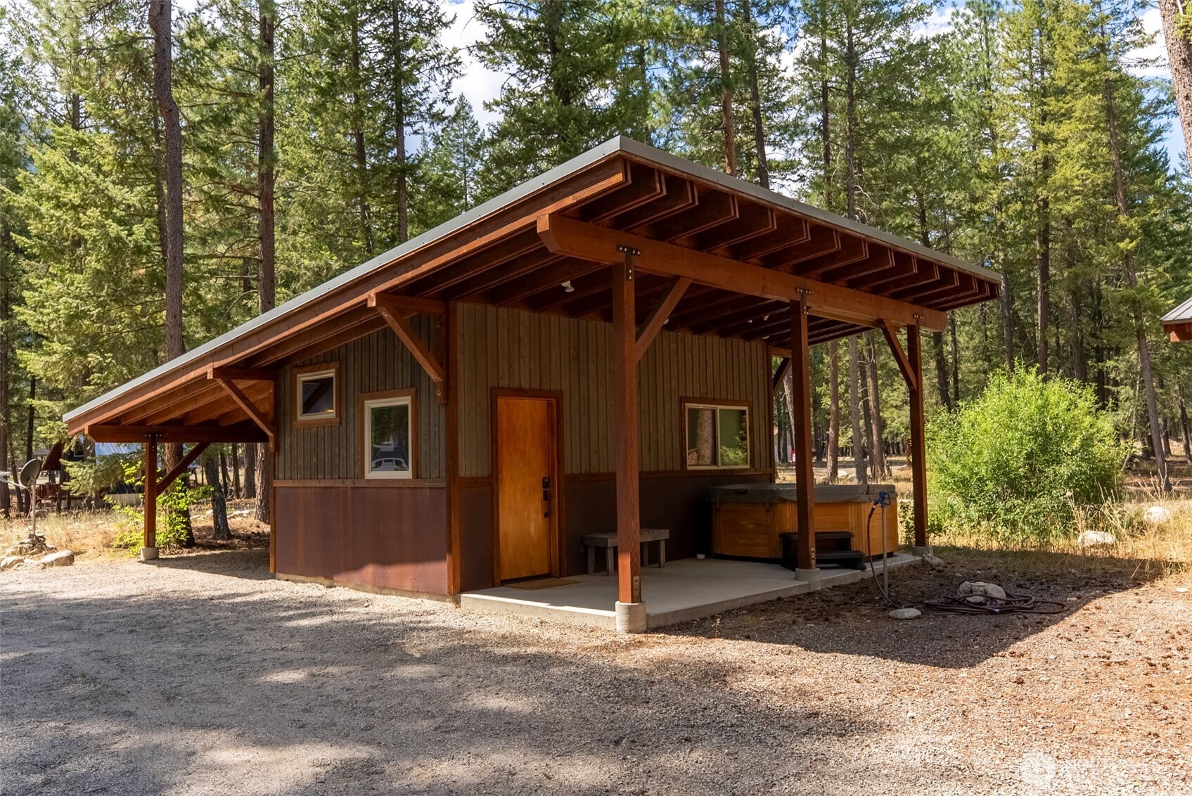 16 Littell Road , Mazama, WA 98833