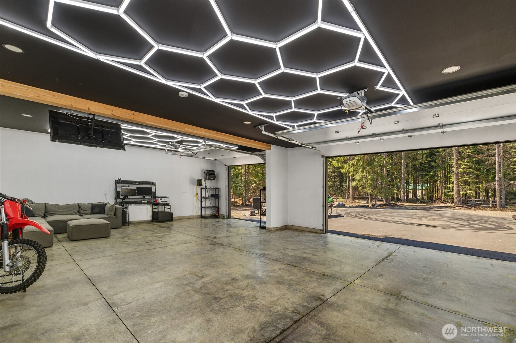630 Silver Creek Road , Easton, WA 98925