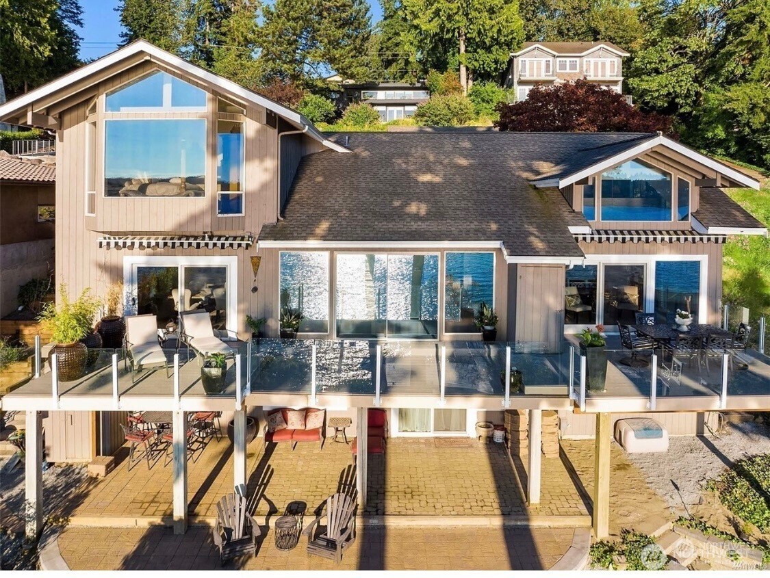 16035 Inglewood Road NE, Kenmore, WA 98028