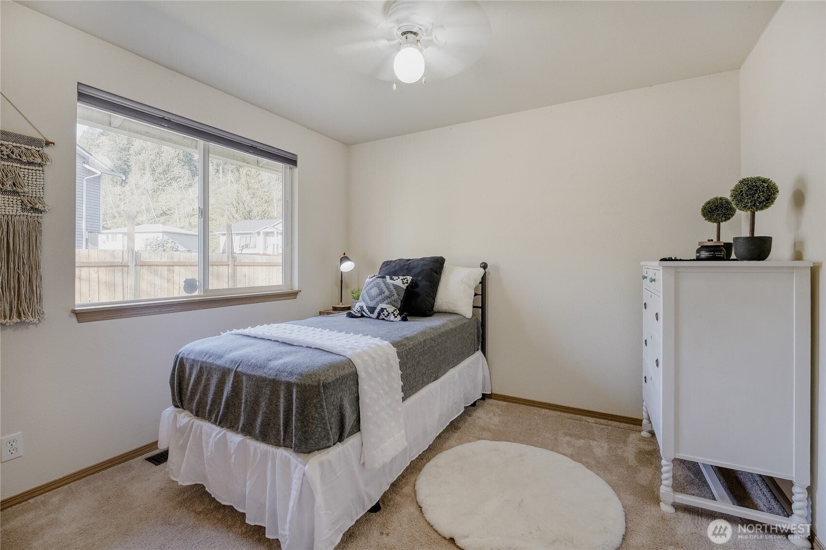 401 Hemlock Court , Sultan, WA 98294