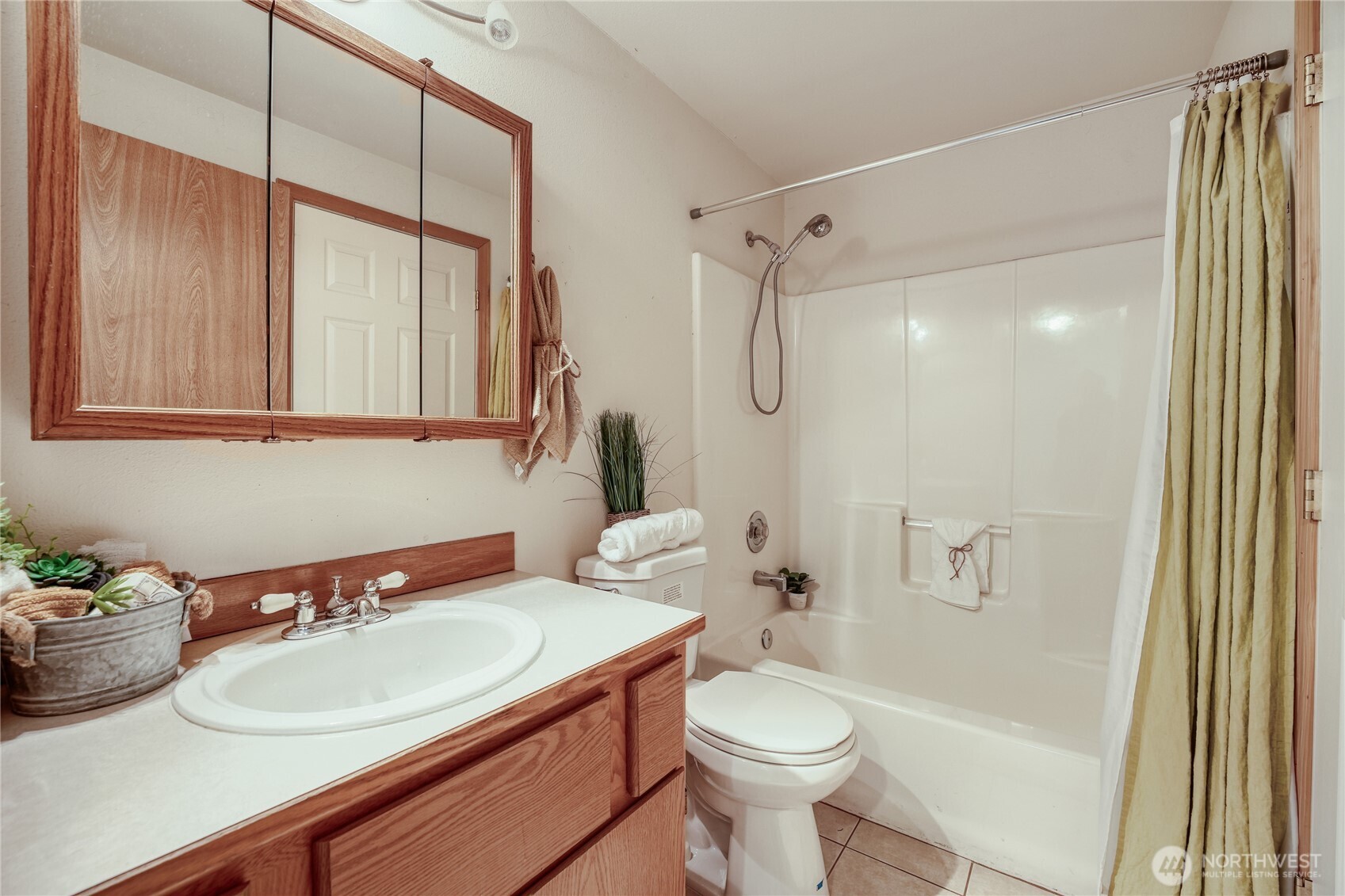 401 Hemlock Court , Sultan, WA 98294