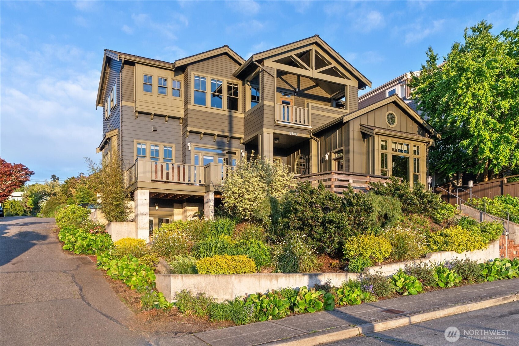 3310 59th Avenue SW #A, Seattle, WA 98116-3005