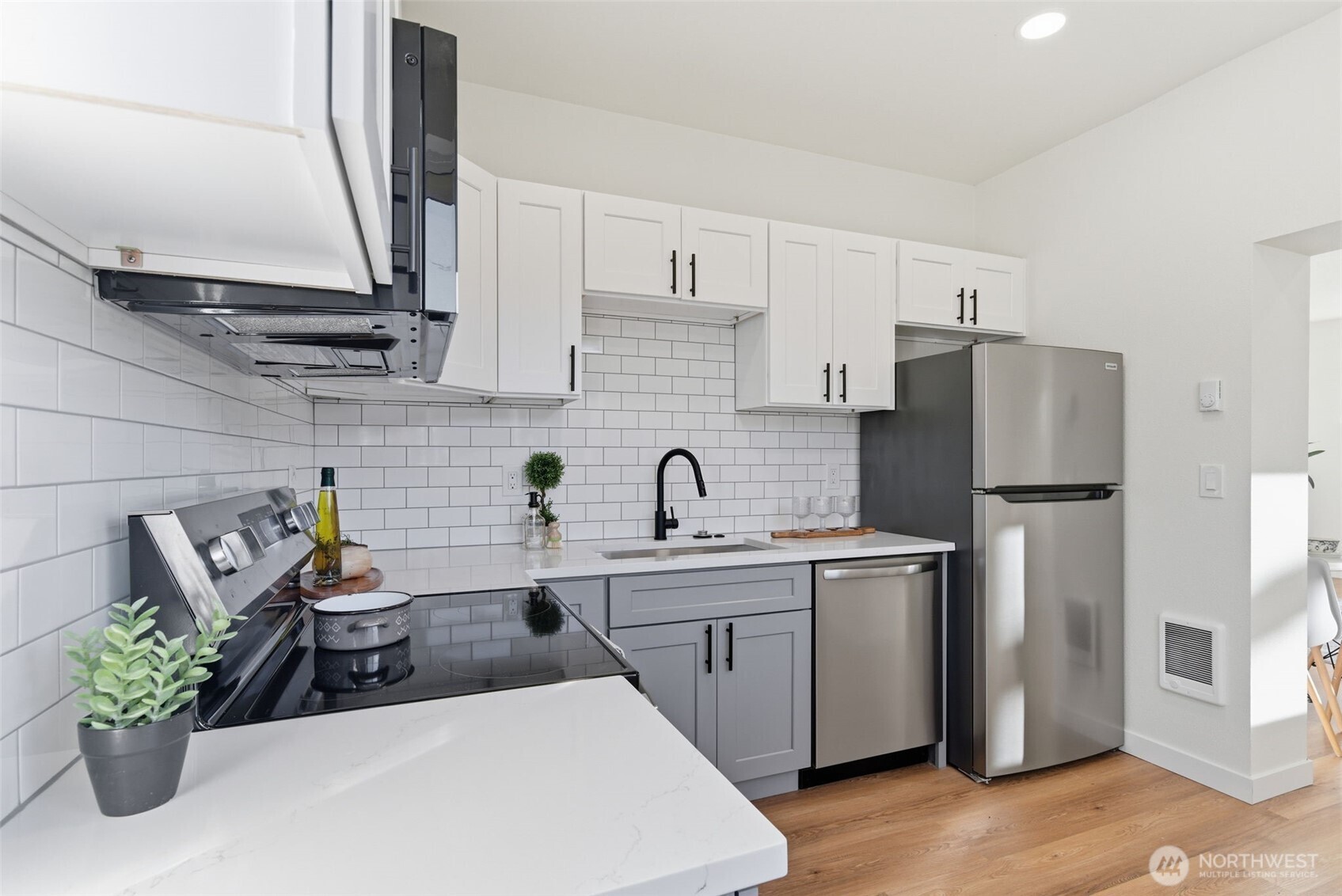 8505 Bridgeport Way SW, Lakewood, WA 98499