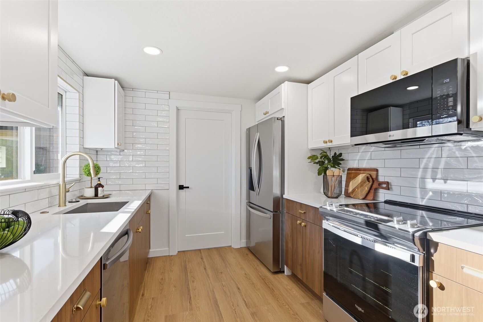 8505 Bridgeport Way SW, Lakewood, WA 98499