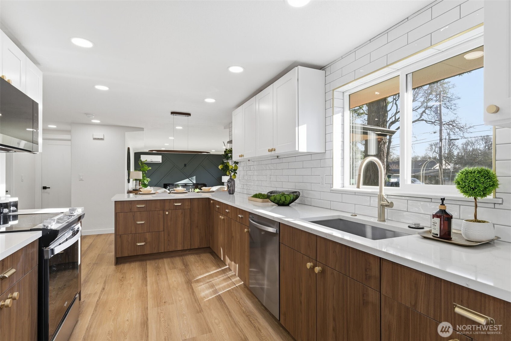 8505 Bridgeport Way SW, Lakewood, WA 98499