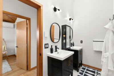 3219 34th Avenue W, Seattle, WA 98199 - Photo 18