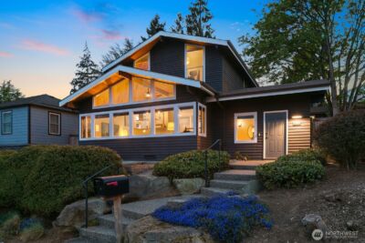 3219 34th Avenue W, Seattle, WA 98199 - Photo 2