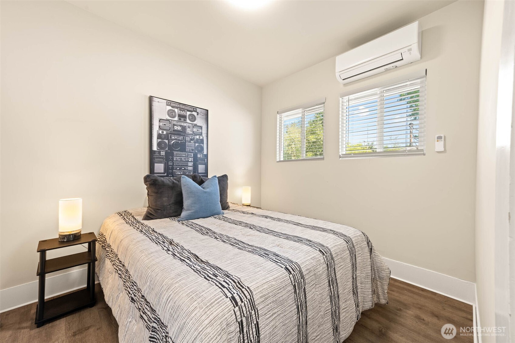 1413 26th Avenue , Seattle, WA 98122-3101