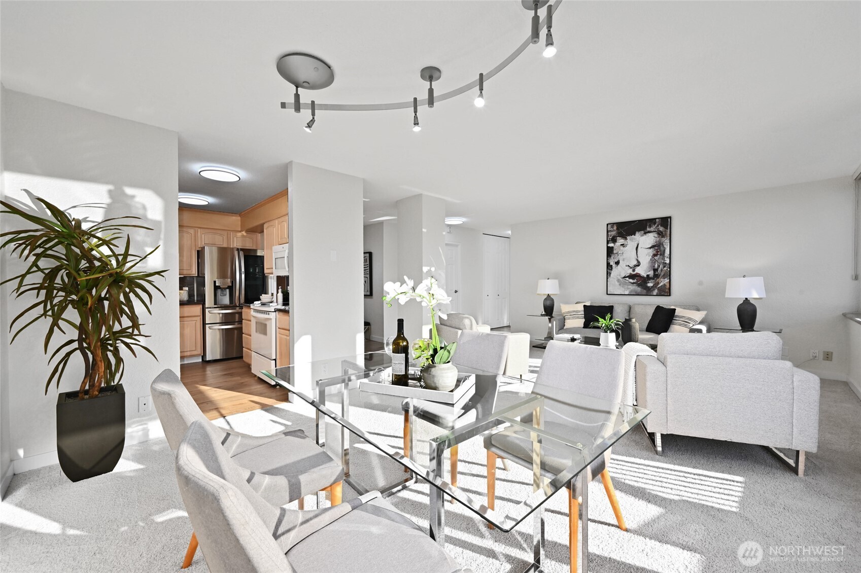 2100 3rd Avenue #1502, Seattle, WA 98121-2355