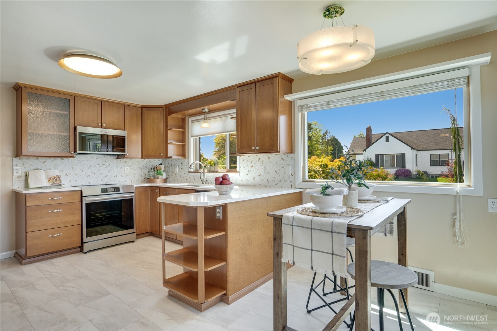 4017 N 9th Street , Tacoma, WA 98406