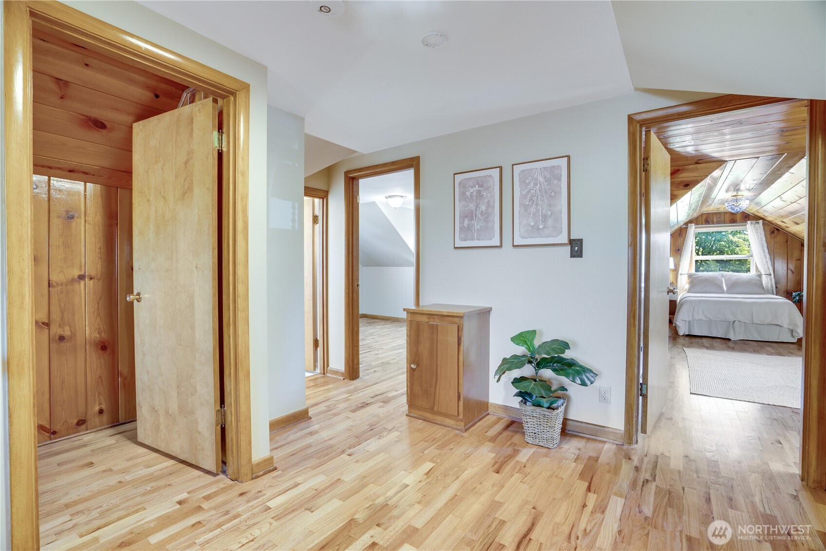 4017 N 9th Street , Tacoma, WA 98406