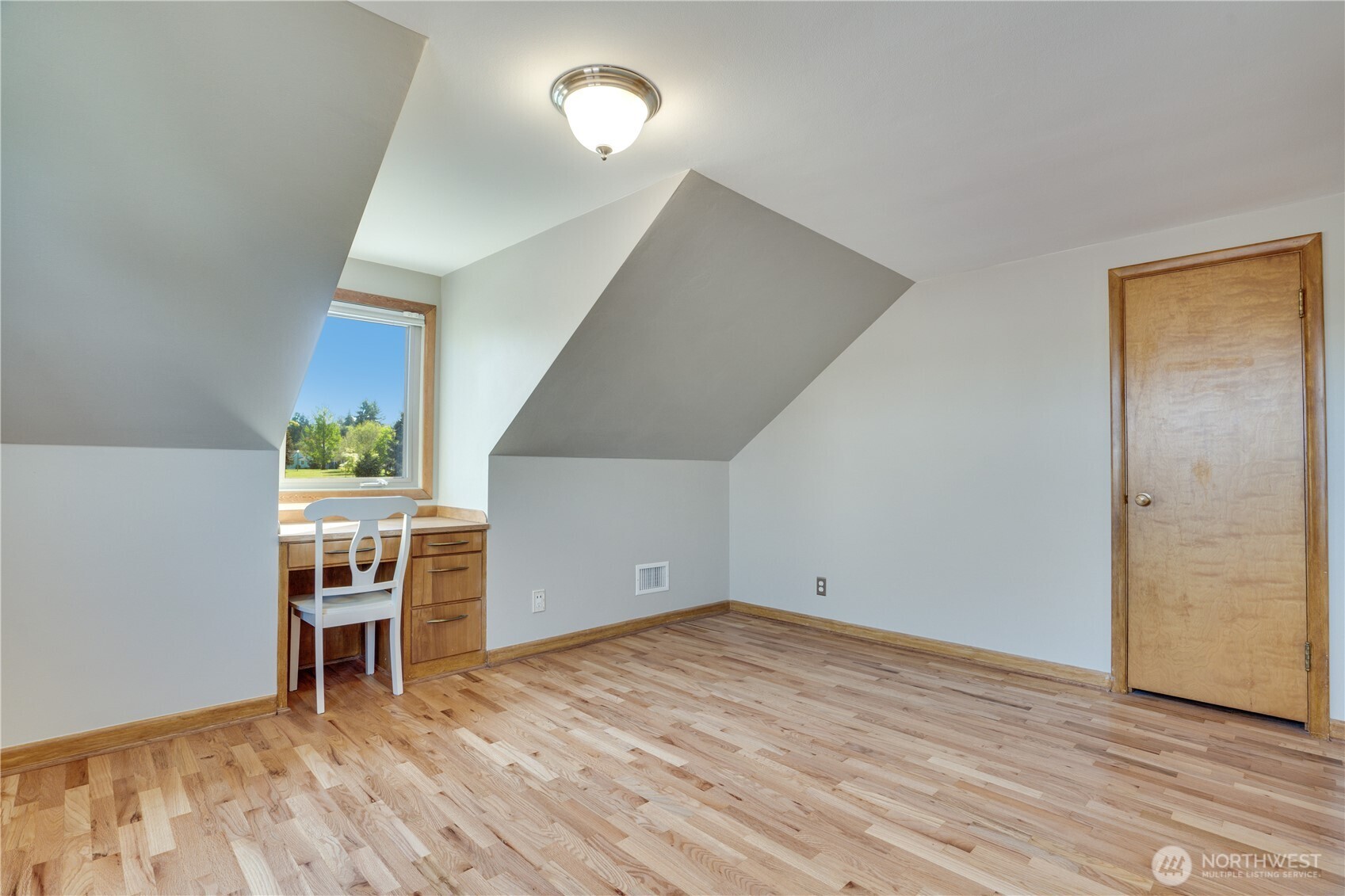 4017 N 9th Street , Tacoma, WA 98406