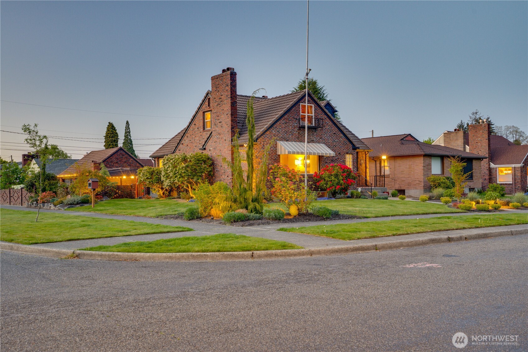4017 N 9th Street , Tacoma, WA 98406