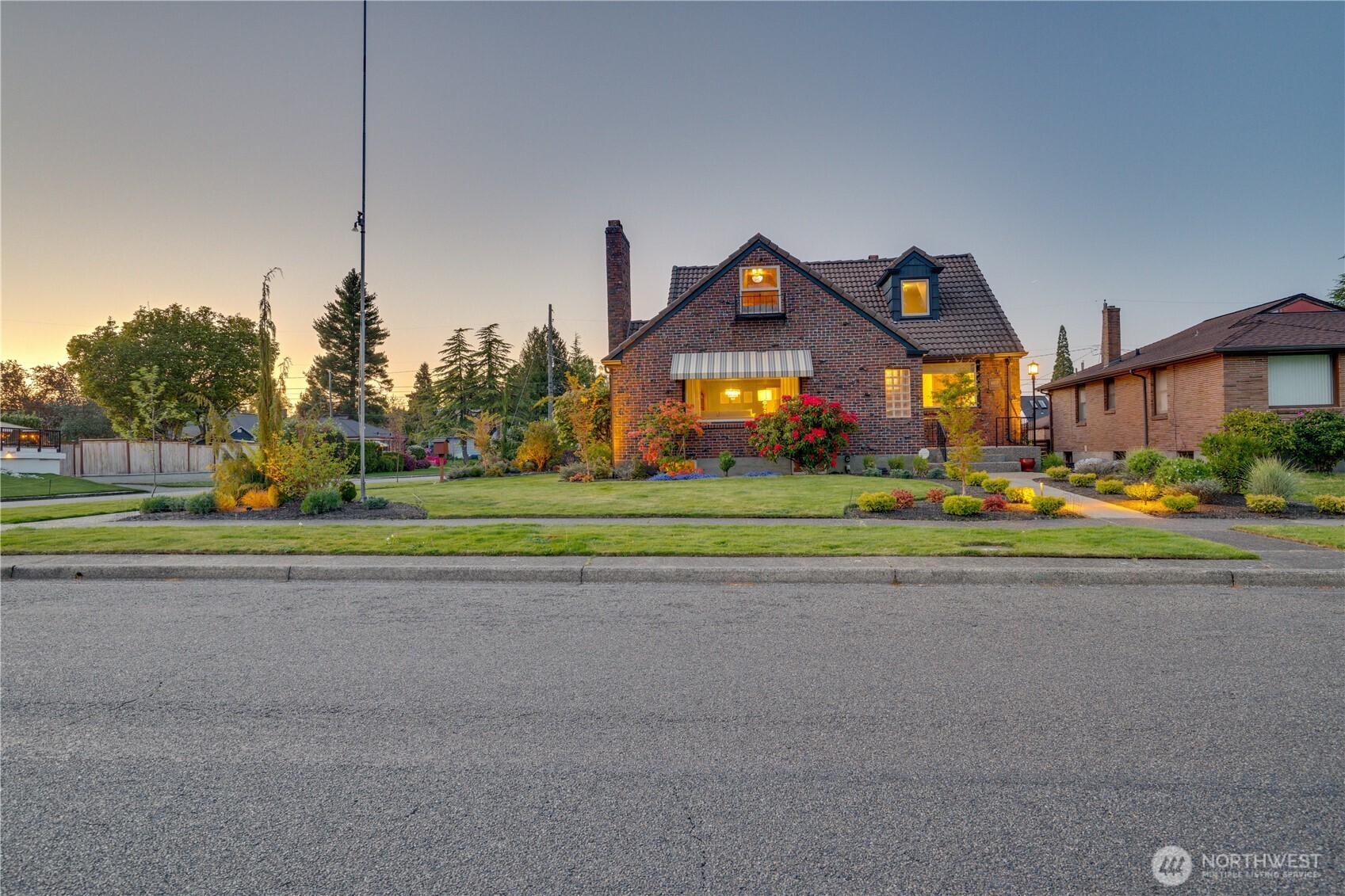 4017 N 9th Street , Tacoma, WA 98406