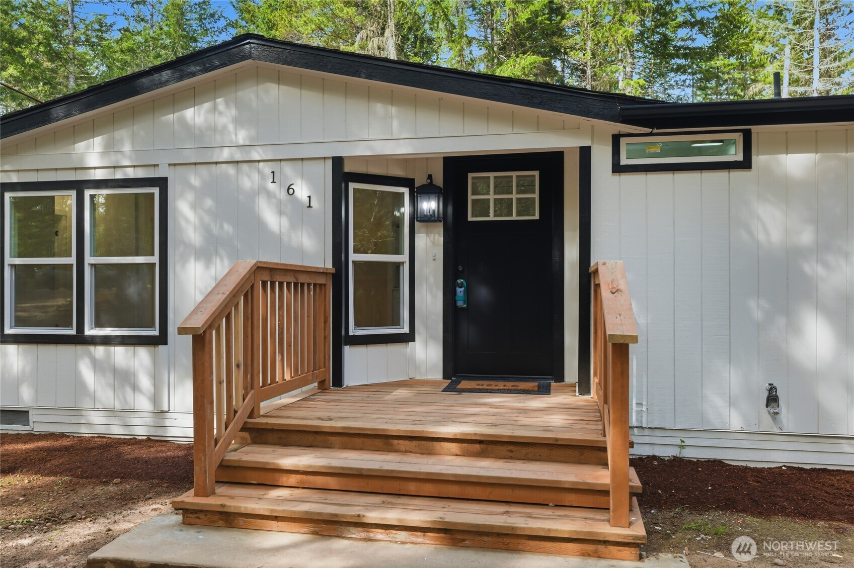 161 N Broken Arrow Drive , Hoodsport, WA 98548