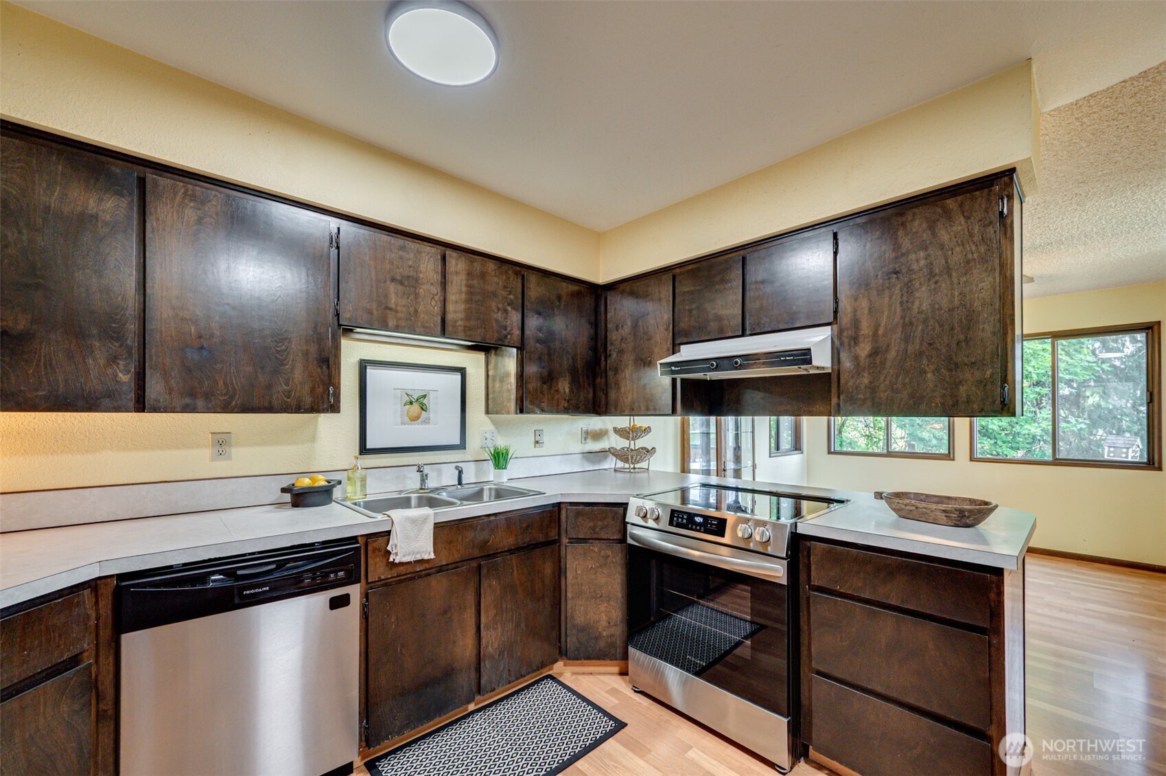 731 Carnine Road , Castle Rock, WA 98611